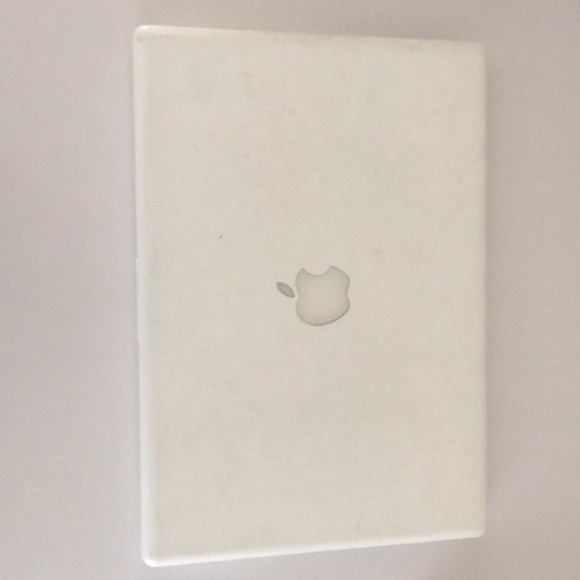 macbook - Picture 5 of 7